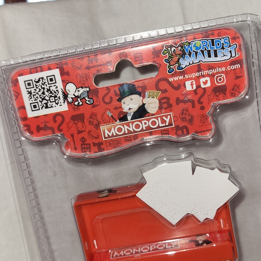 Mini Monopoly by Hasbro - Picture 7 of 12